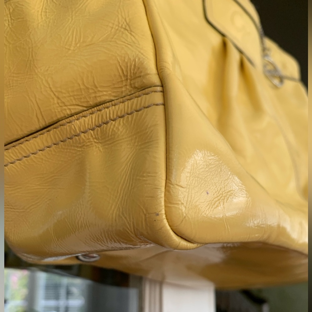 Vintage Y2K Coach Gallery East West Pleated Tote Handbag, in Canary yellow, EUC - Picture 9 of 15